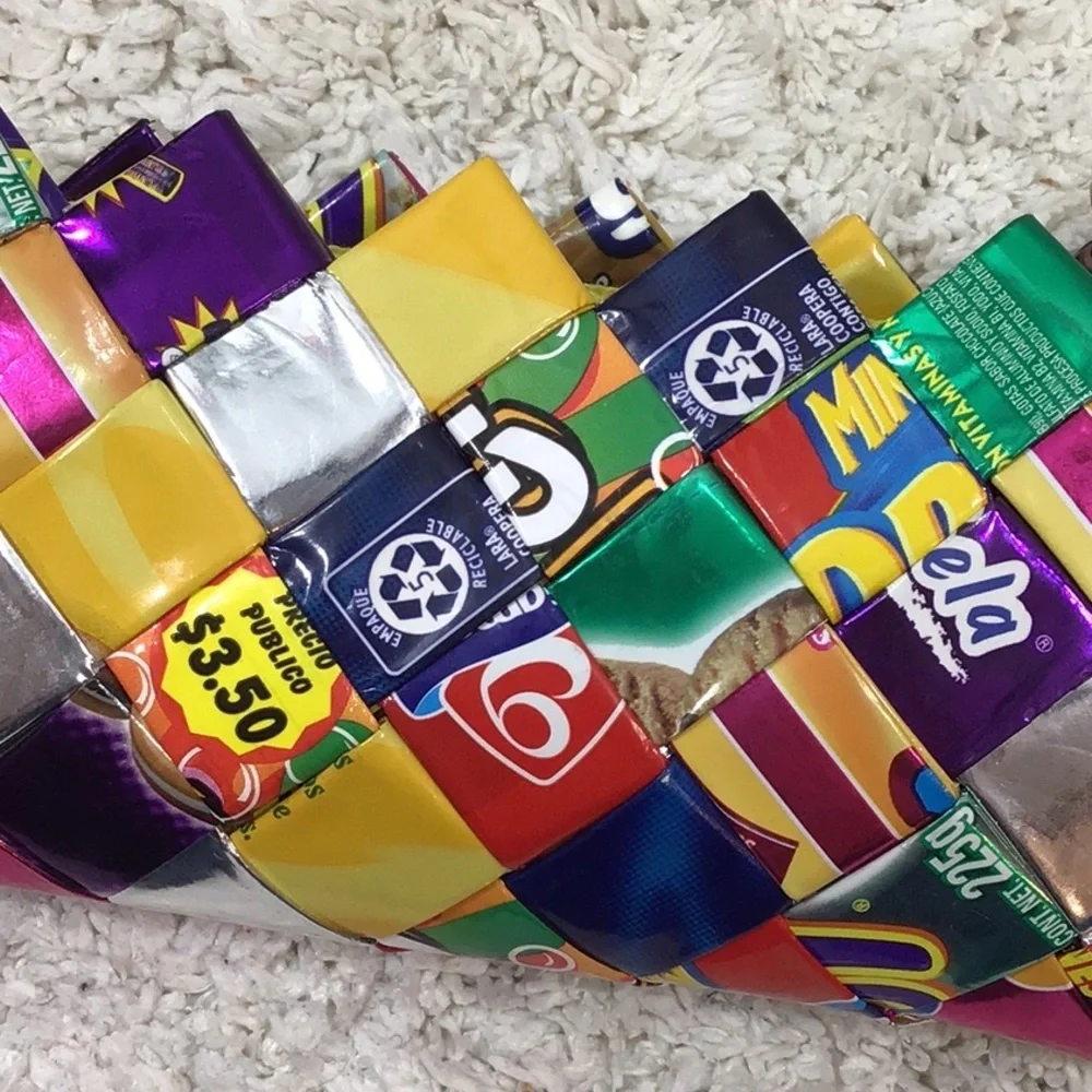 Ecoist eco savvy recycle material wristlet